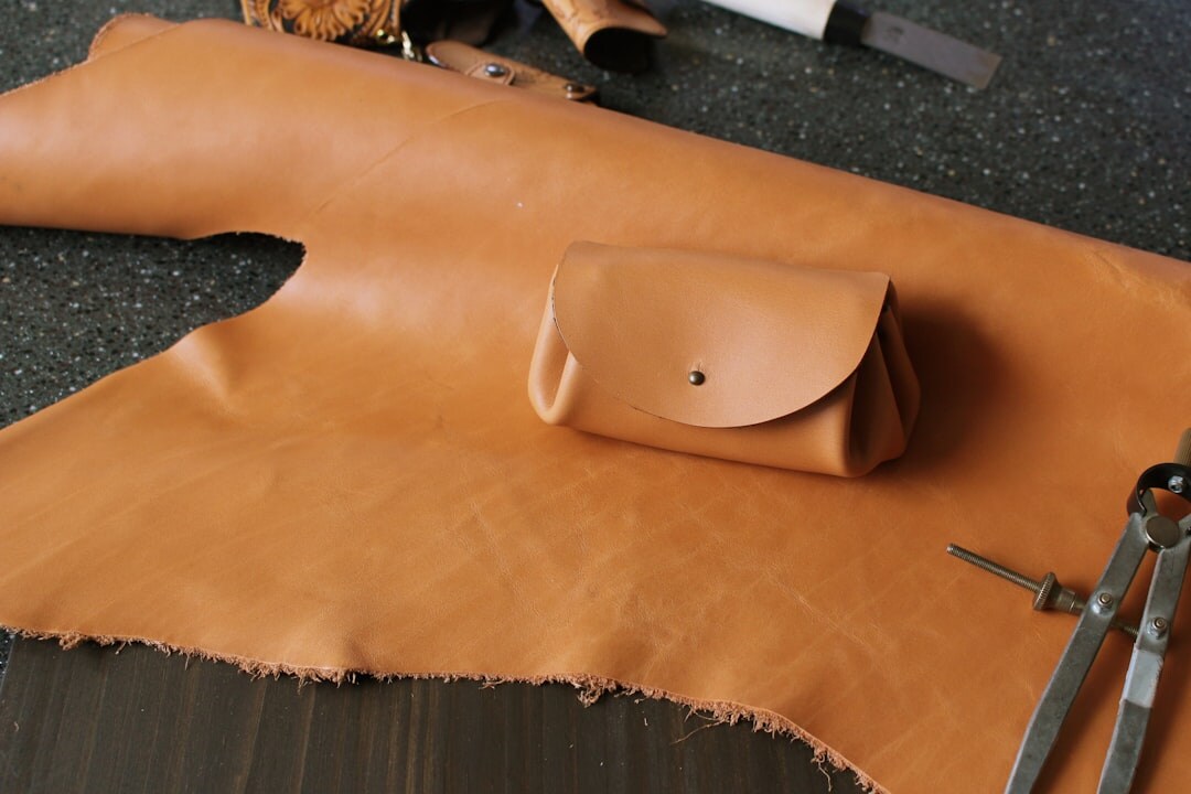 leather artisan stitching bag